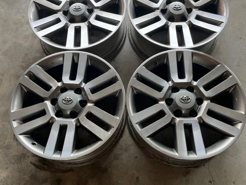 Used 2010 Toyota 4Runner Limited image 27