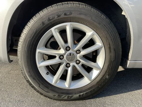 Used 2016 Dodge Grand Caravan SXT w/ UConnect Hands-Free Group image 26