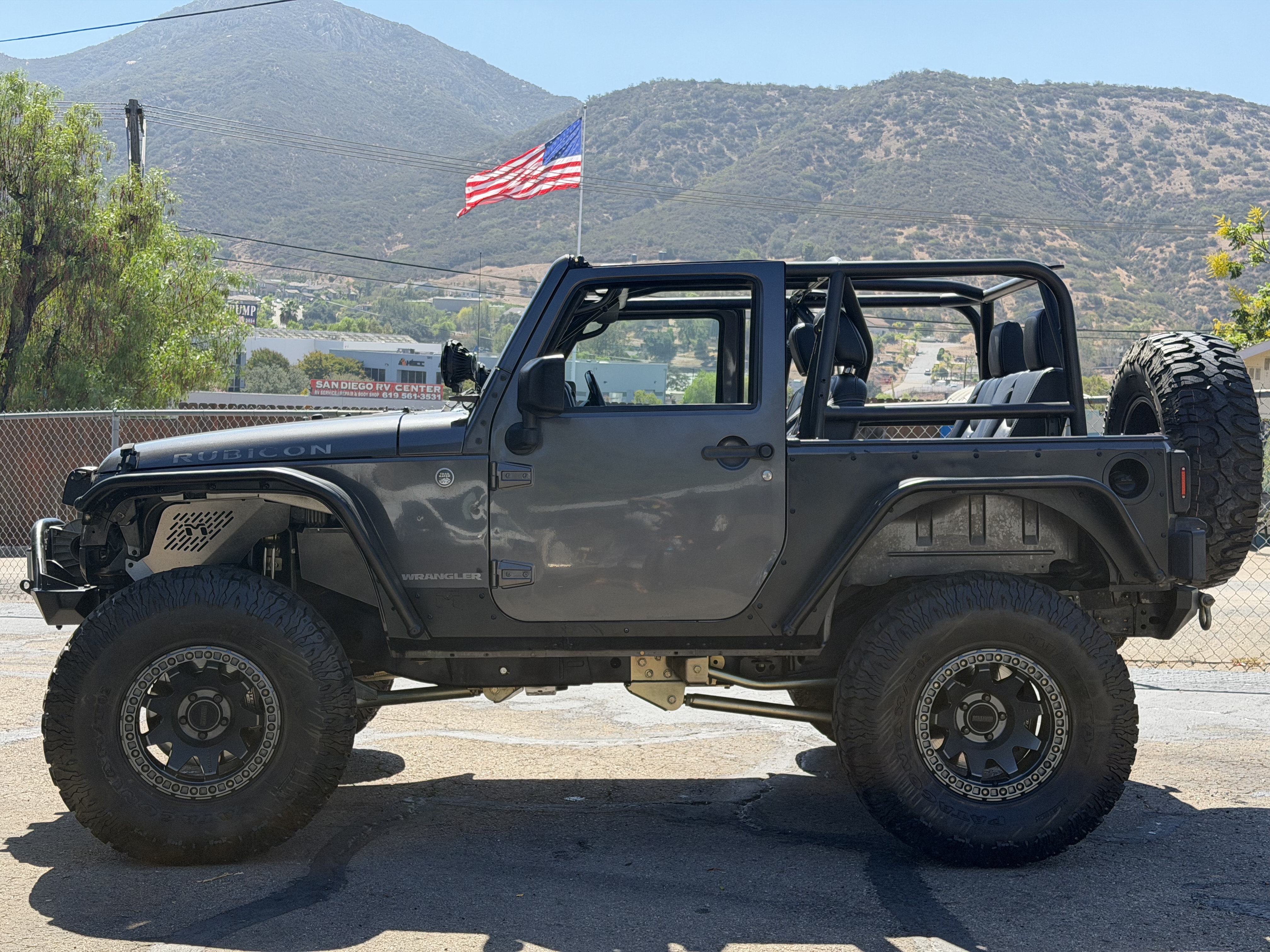 Used 2014 Jeep Wrangler Rubicon w/ Power Convenience Group AWD/4WD image 26