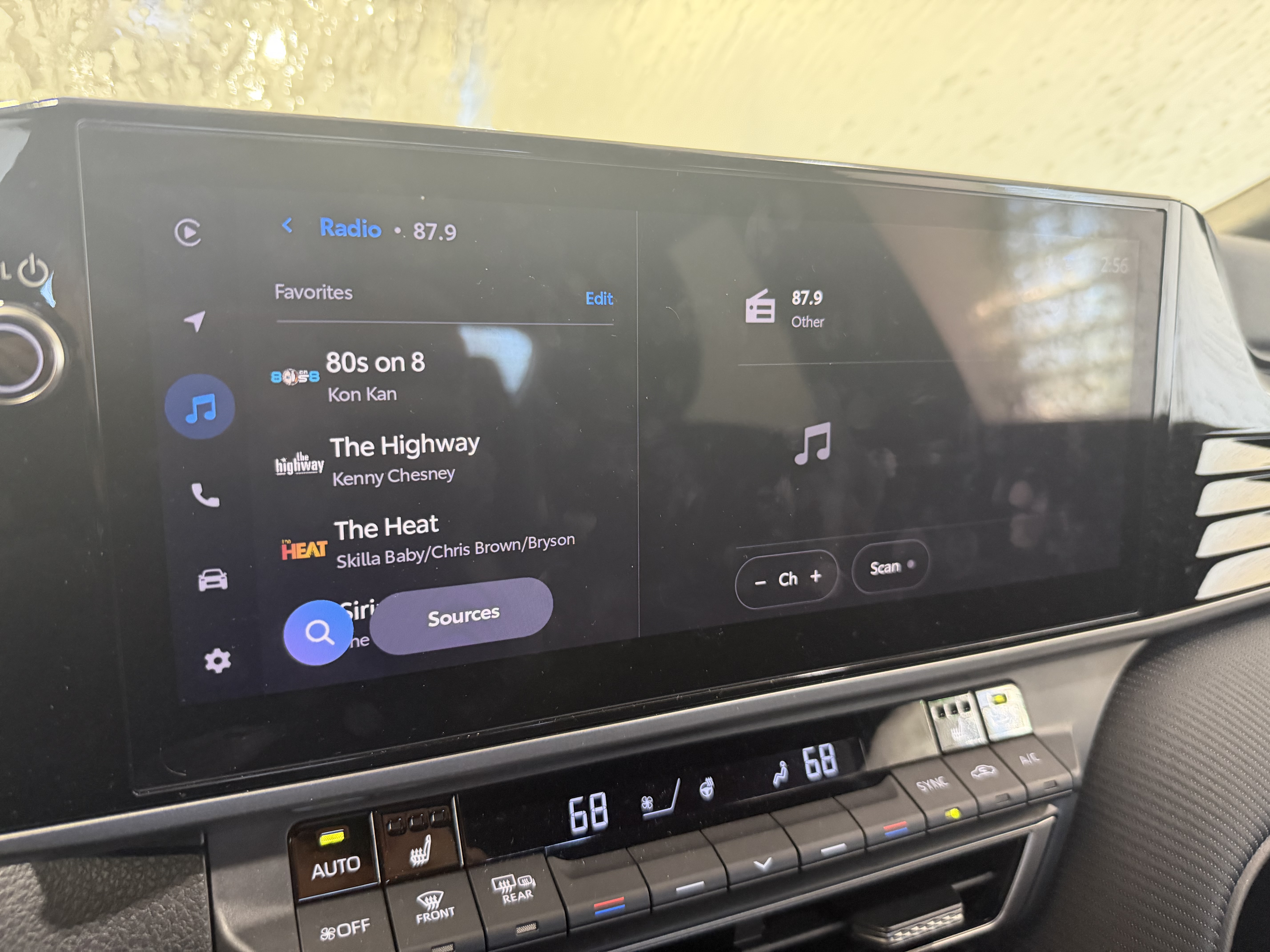 Used 2026 Toyota Camry SE w/ Multimedia Upgrade Package FWD image 10