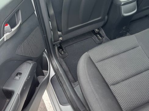 Used 2019 Hyundai Elantra SE w/ Cargo Package image 10