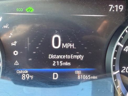 Used 2021 Toyota Highlander XLE FWD image 21