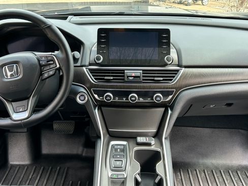 Used 2022 Honda Accord Touring image 14