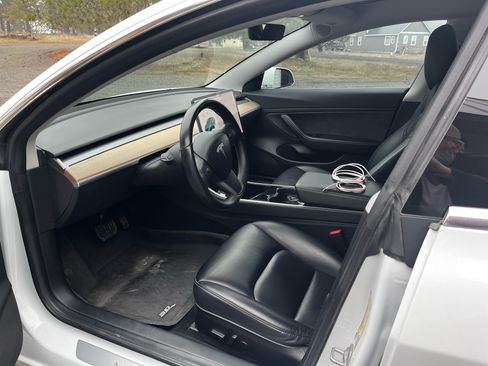 Used 2018 Tesla Model 3 Long Range image 2