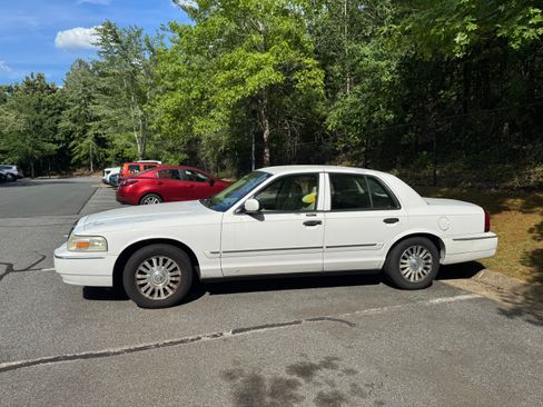 Used 2006 Mercury Grand Marquis LS RWD image 4