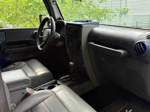 Used 2009 Jeep Wrangler X AWD/4WD image 6