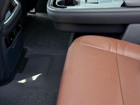 Used 2024 Lincoln Navigator Reserve w/ Monochromatic Package image 9