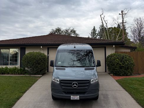 Used 2024 Mercedes-Benz Sprinter 2500 image 11