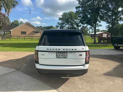 Used 2018 Land Rover Range Rover HSE AWD/4WD image 4