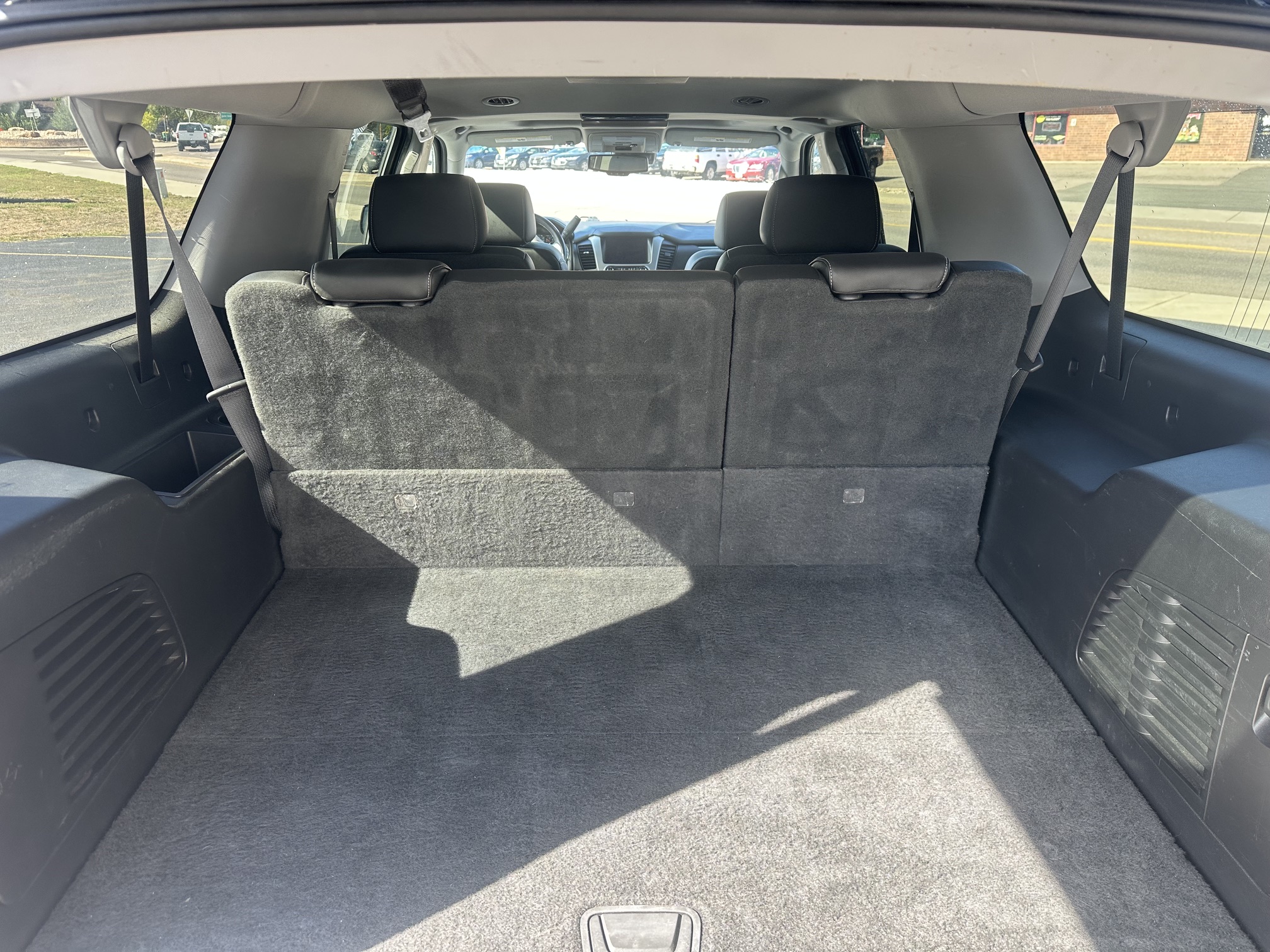 Used 2019 GMC Yukon XL SLT w/ Premium Edition AWD/4WD image 8
