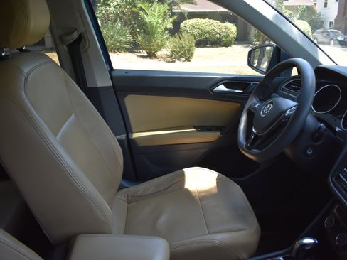 Used 2018 Volkswagen Tiguan S FWD image 11