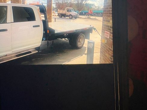 Used 2018 RAM 5500 Tradesman w/ Max Tow Package image 2