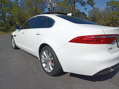 Used 2019 Jaguar XF Premium image 10