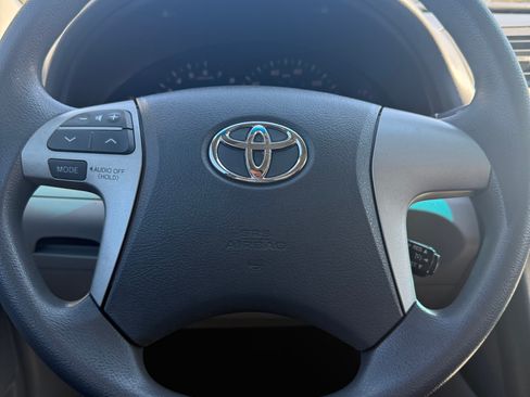 Used 2009 Toyota Camry LE image 5