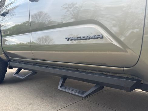 Used 2024 Toyota Tacoma TRD Sport w/ TRD Sport Premium Package image 6