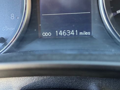 Used 2016 Toyota Highlander LE AWD/4WD image 6