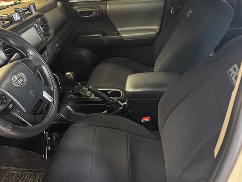 Used 2016 Toyota Tacoma SR w/ Towing Package image 14