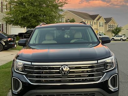 Used 2024 Volkswagen Atlas SE w/ Panoramic Sunroof Package