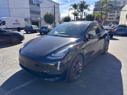 Used 2021 Tesla Model Y Performance image 8