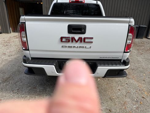 Used 2021 GMC Canyon Denali image 9