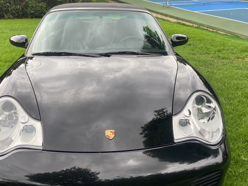 Used 2004 Porsche 911 Carrera 4S image 9