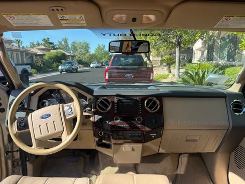 Used 2009 Ford F250 FX4 AWD/4WD image 6