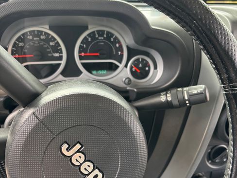 Used 2007 Jeep Wrangler Unlimited Sahara image 9