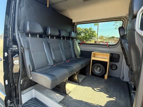 Used 2012 Mercedes-Benz Sprinter 2500 image 11