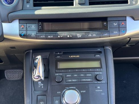 Used 2013 Lexus CT 200h image 12