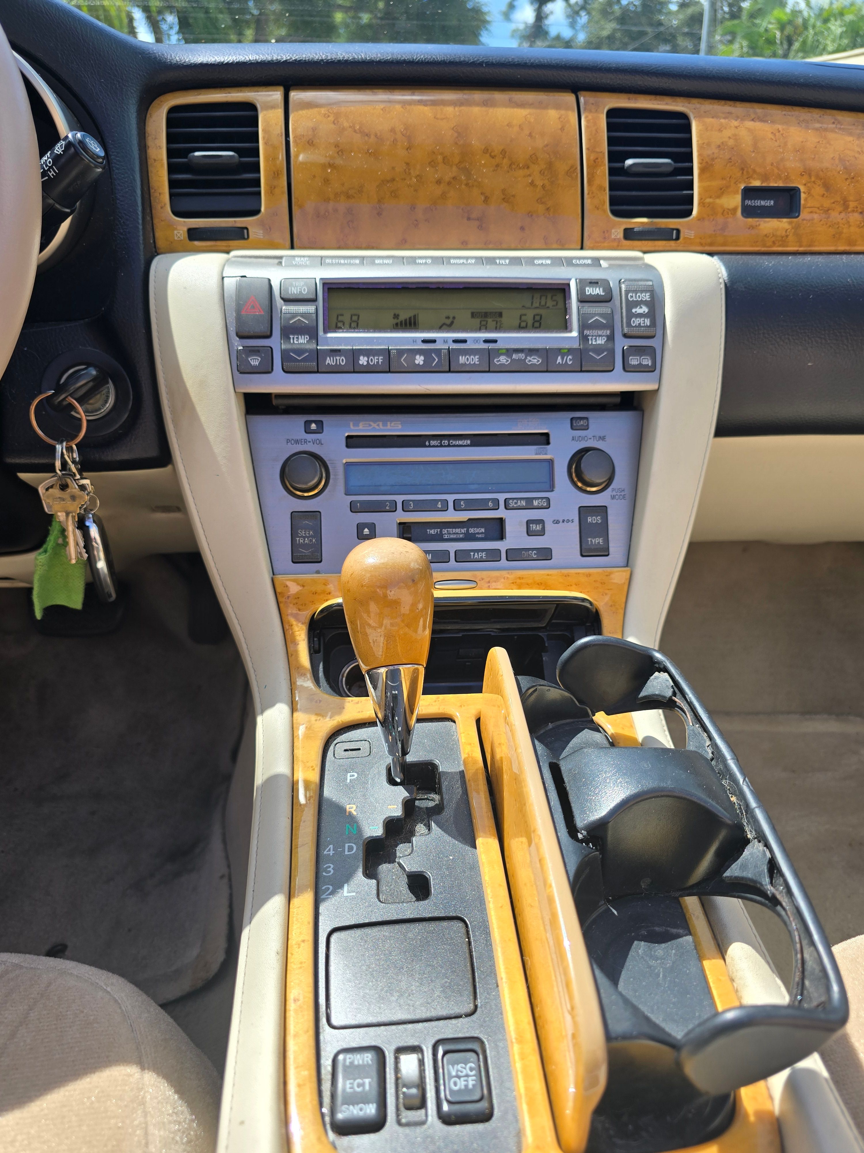 Used 2004 Lexus SC 430 Convertible RWD image 9
