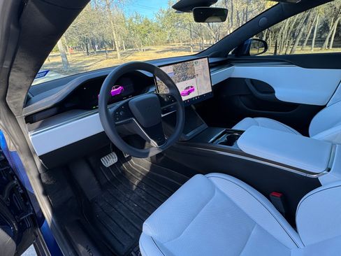 Used 2024 Tesla Model S Plaid image 1