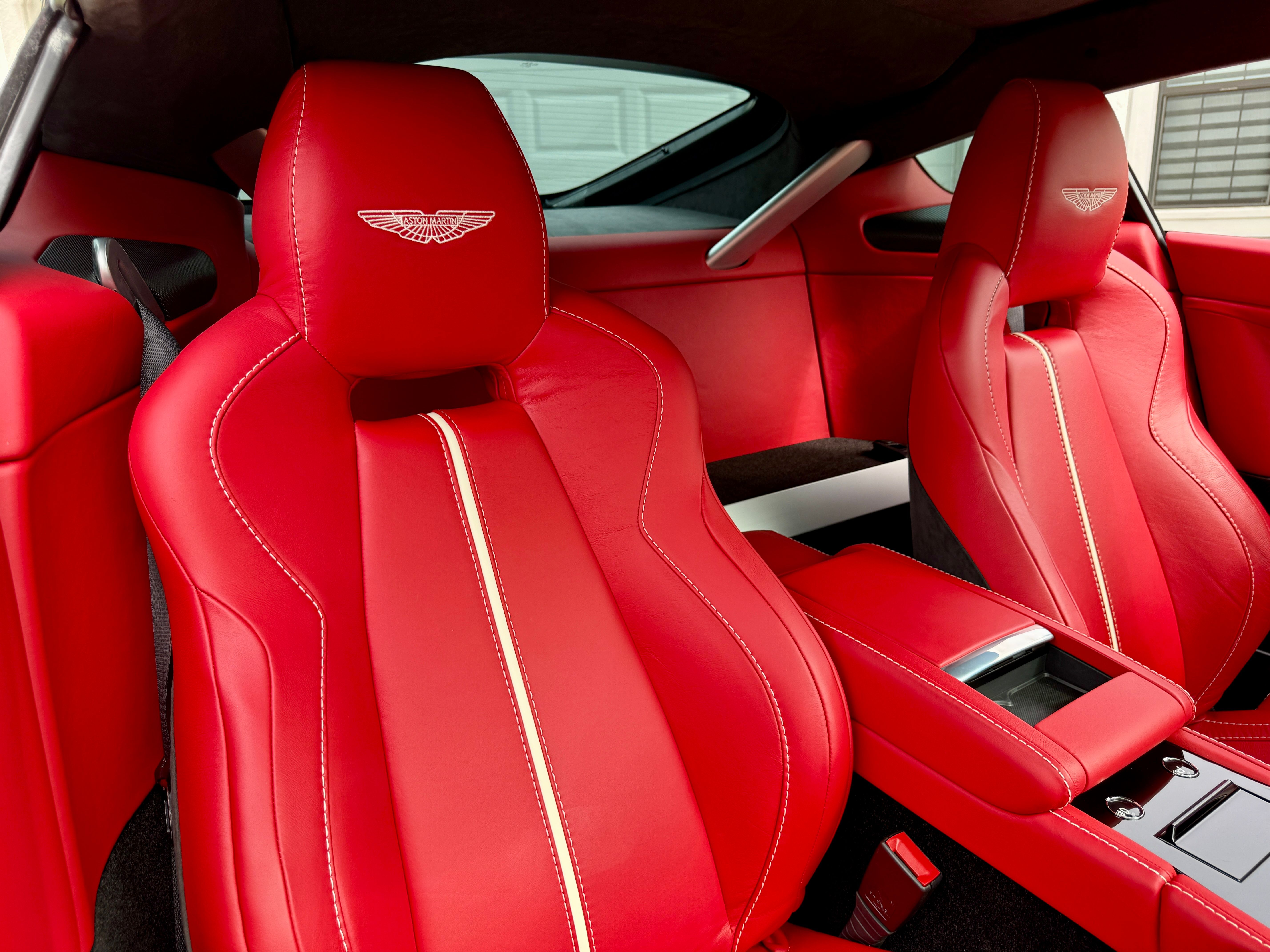 Used 2017 Aston Martin V12 Vantage S RWD image 17