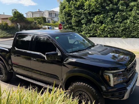 Used 2025 Ford F150 Raptor AWD/4WD image 10