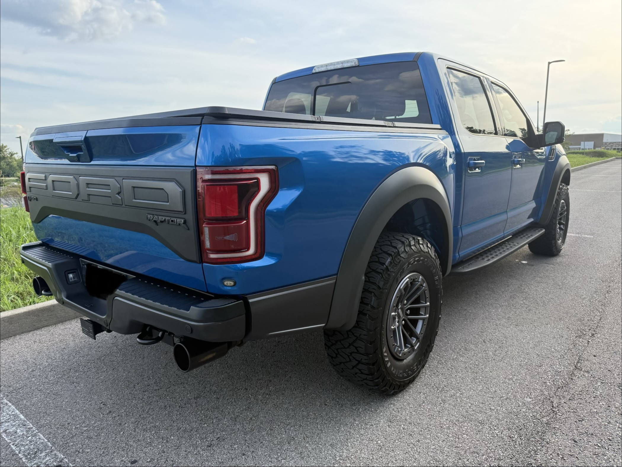 Used 2019 Ford F150 Raptor w/ Equipment Group 802A Luxury AWD/4WD image 6