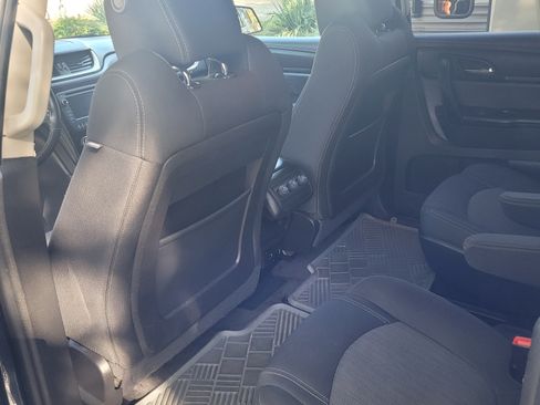 Used 2017 Chevrolet Traverse LT image 6
