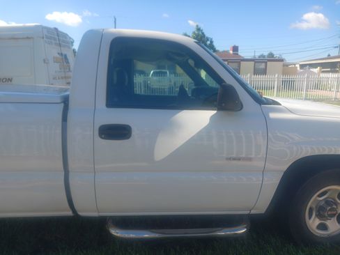 Used 2004 GMC Sierra 1500 W/T image 4