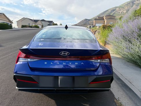 Used 2024 Hyundai Elantra SEL w/ Convenience Package FWD image 16