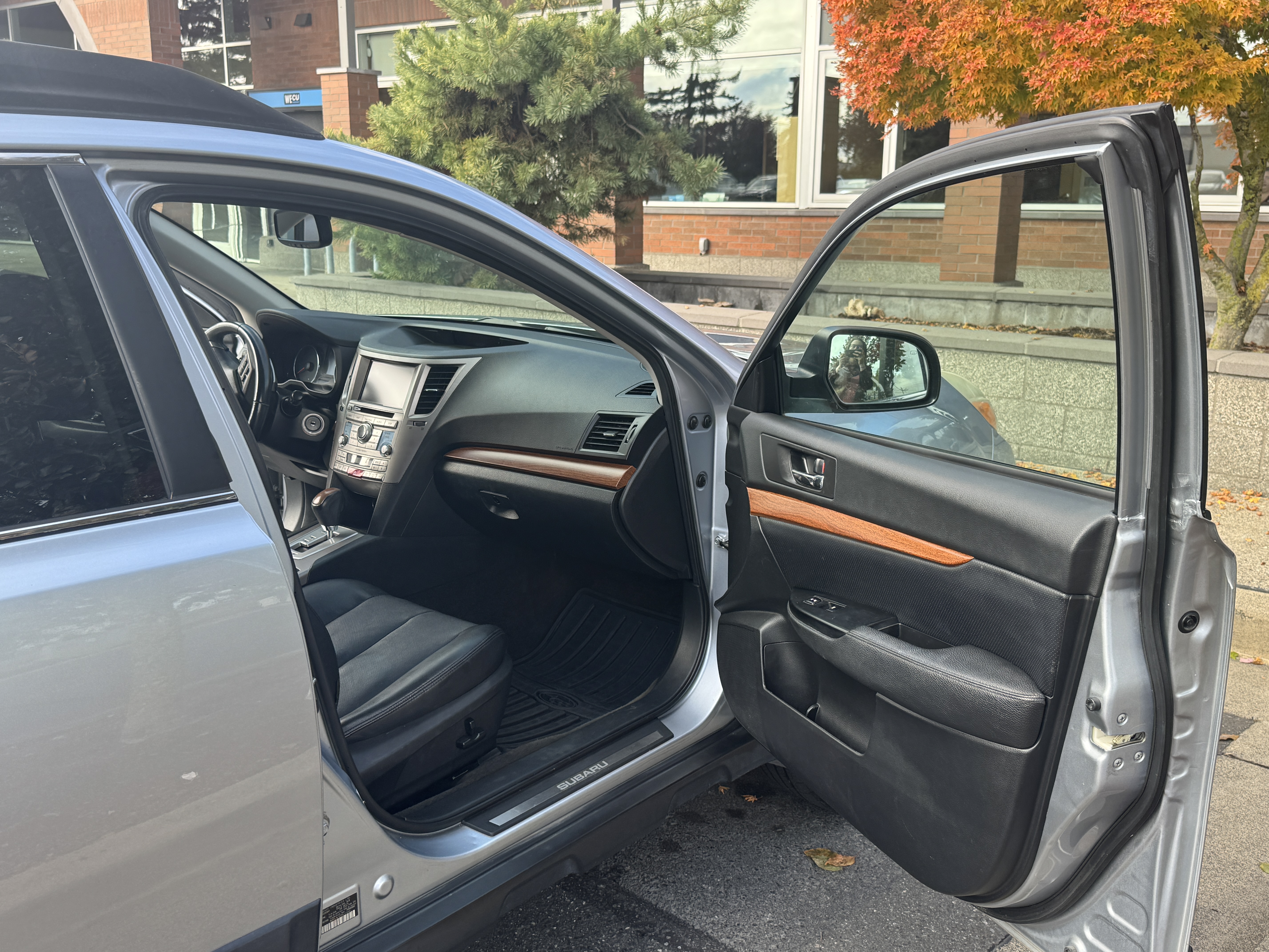 Used 2013 Subaru Outback 2.5i Limited AWD/4WD image 12