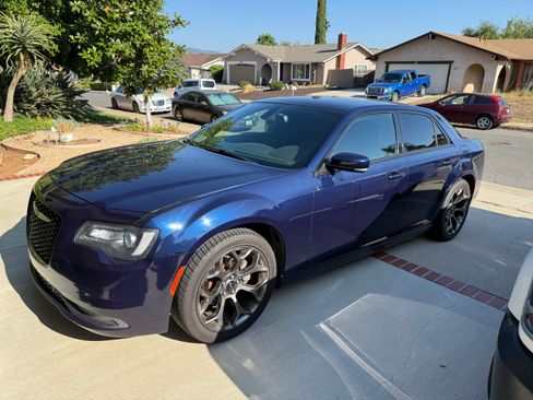 Used 2015 Chrysler 300 S w/ 300S Premium Group image 2