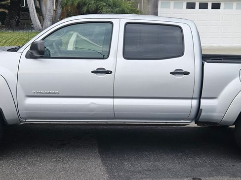Used 2006 Toyota Tacoma PreRunner image 2
