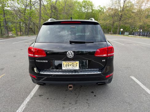 Used 2013 Volkswagen Touareg Executive image 4