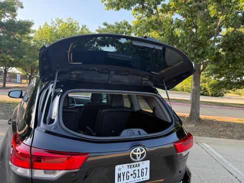 Used 2018 Toyota Highlander XLE FWD image 13