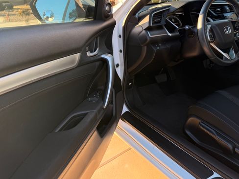 Used 2019 Honda Civic EX image 6