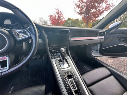 Used 2017 Porsche 911 Carrera image 10