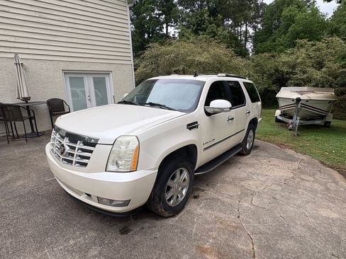 Used 2007 Cadillac Escalade 2WD w/ Information Package image 1