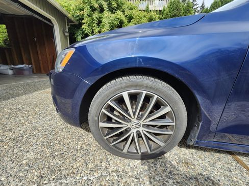 Used 2012 Volkswagen Jetta SEL FWD image 4