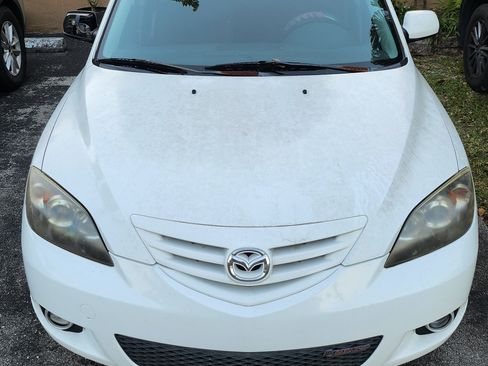 Used 2004 MAZDA MAZDA3 s w/ Moonroof & 6-CD Pkg image 4