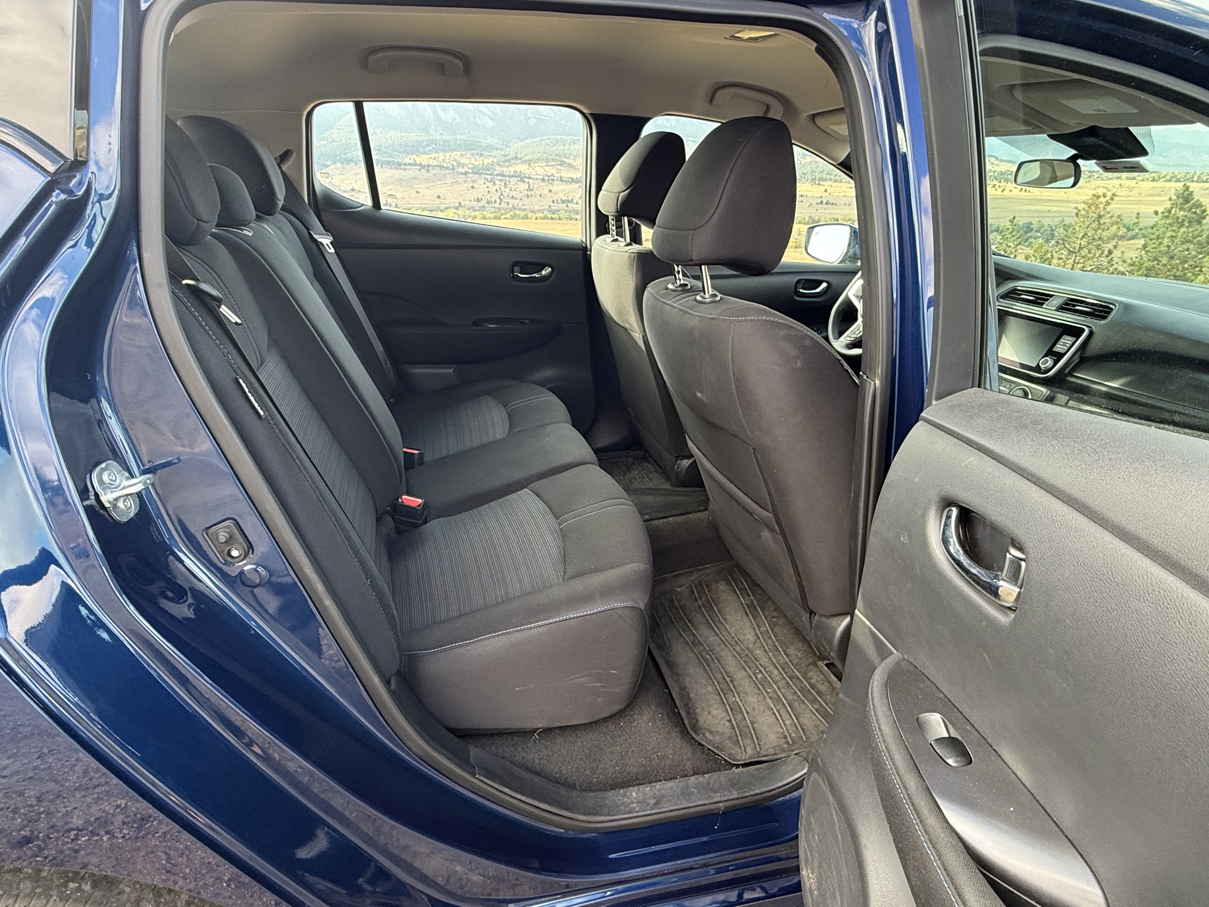 Used 2025 Nissan Leaf S FWD image 11