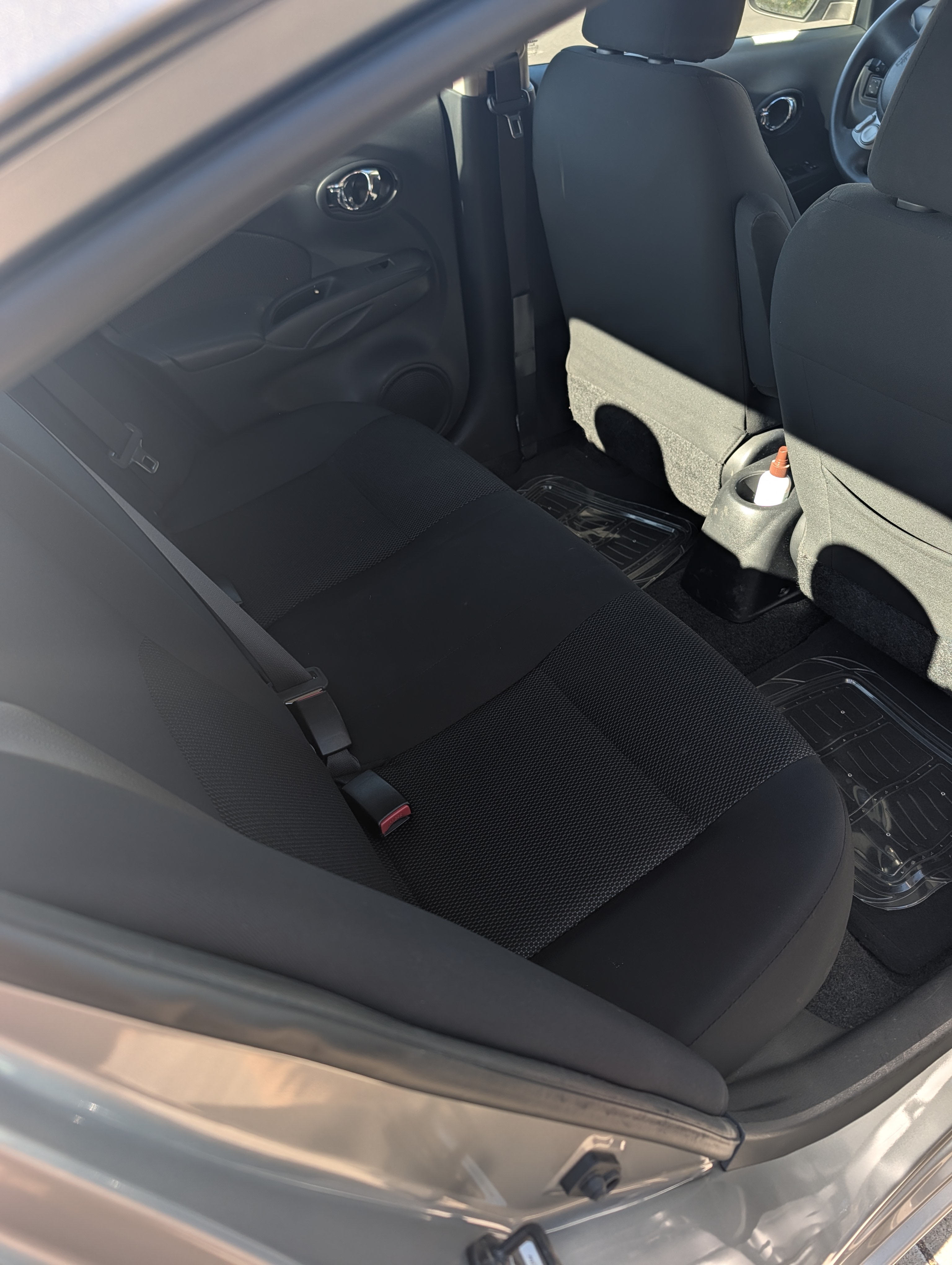 Used 2013 Nissan Versa SV w/ Convenience Pkg FWD image 8