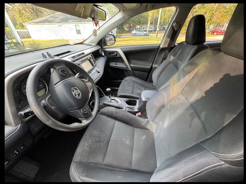 Used 2013 Toyota RAV4 XLE image 6